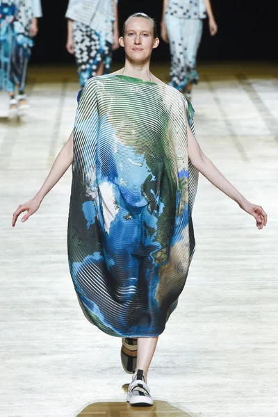Look 23